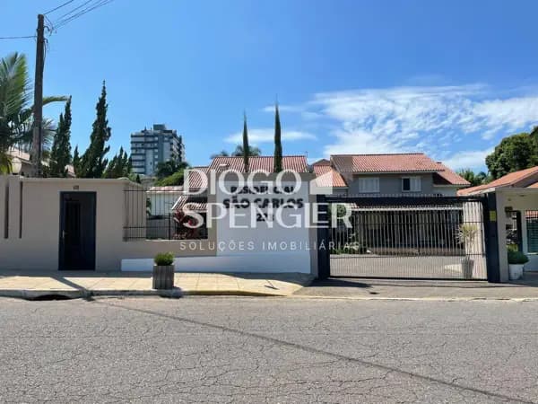 Casa à venda no bairro Centro em Feliz/RS