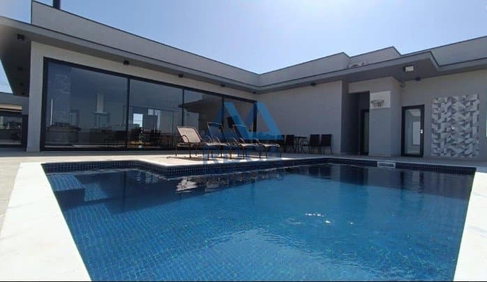 Casa 3 Suítes no Condomínio Fazenda Alta Vista Salto de Pirapora-SP