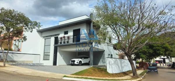 Casa em Condomínio