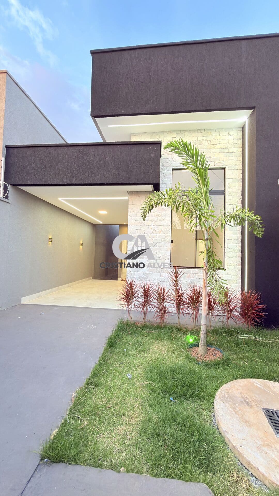 Casa a venda Bairro Independência,Aparecida de Goiânia, ótima localização, acabamento diferenciado,supermercado, padaria
