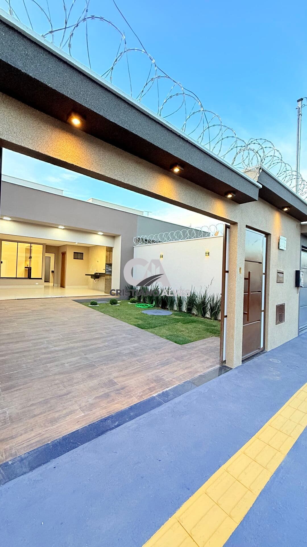 Casa moderna a venda setor parque itatiaia em Aparecida de Goiânia ,acesso rápido, avenida independência , próximo supermercado loja de conveniência, 03 minutos Aparecida shopping