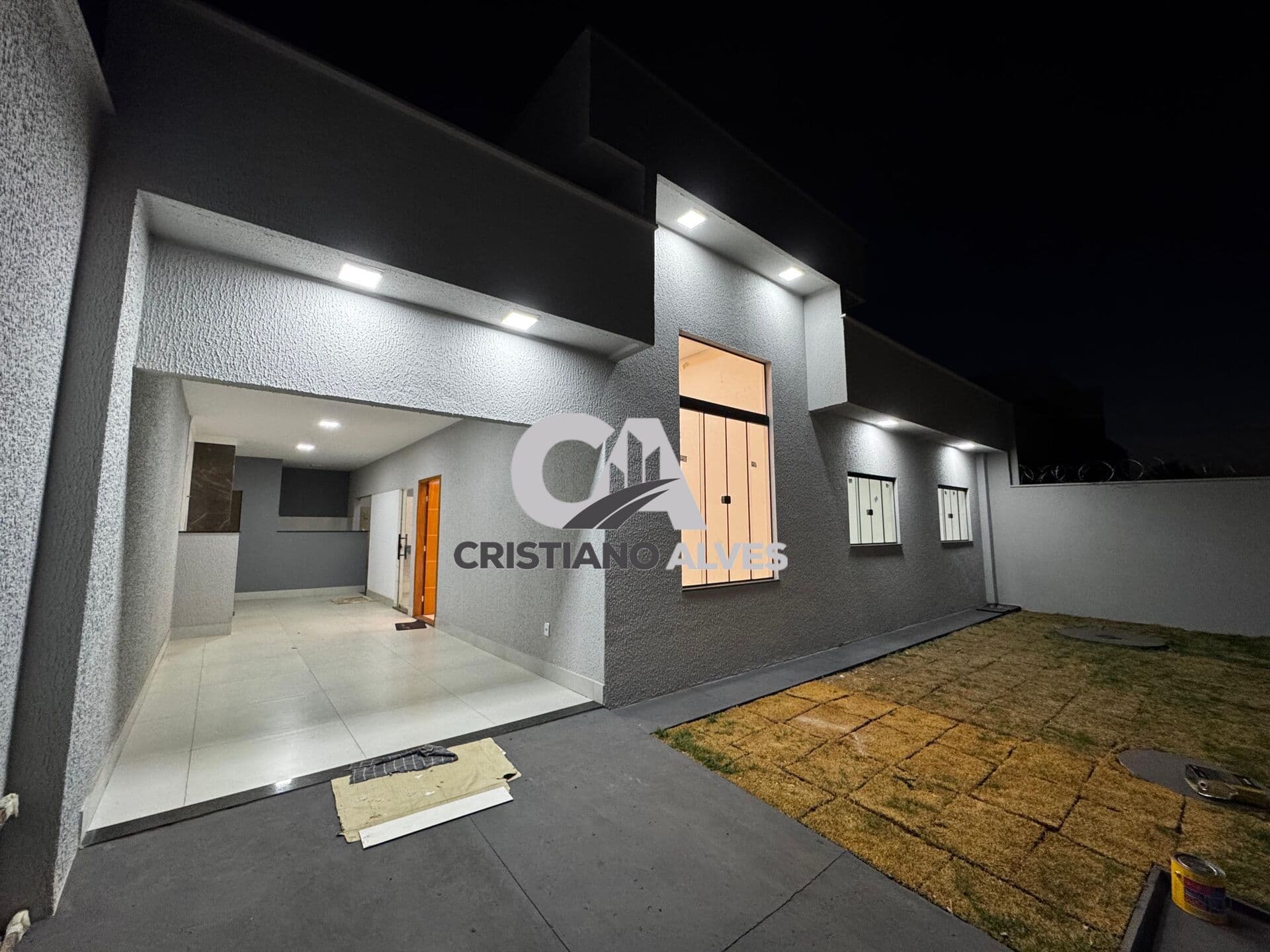 Casa a venda de alto 03 quartos setor jardim ipiranga, ao lado avenida independência,