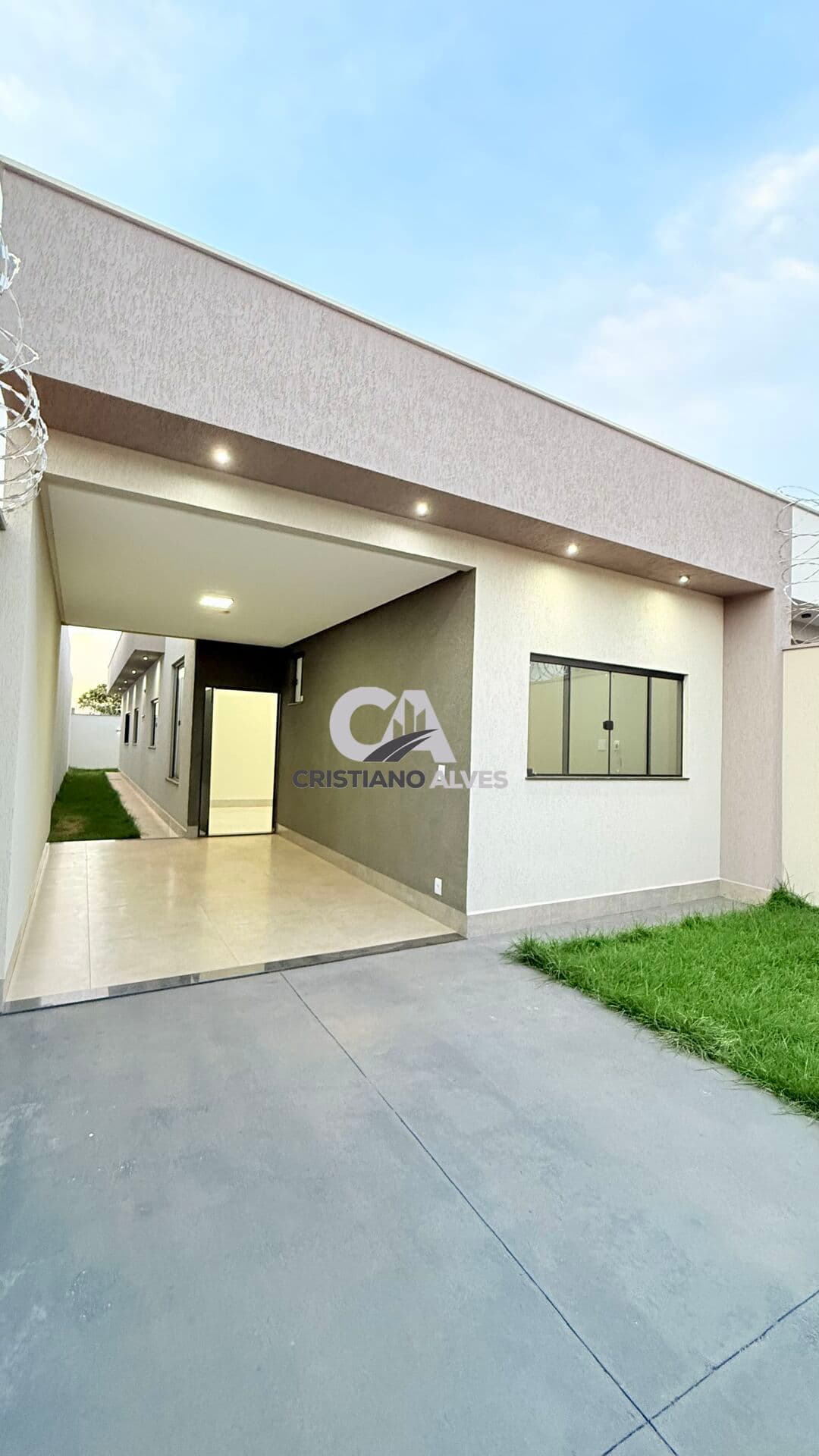 Oportunidade casa a venda acabamento de alto padrão setor bairro independência Aparecida de Goiânia ótima localização, acabamento de alto padrão