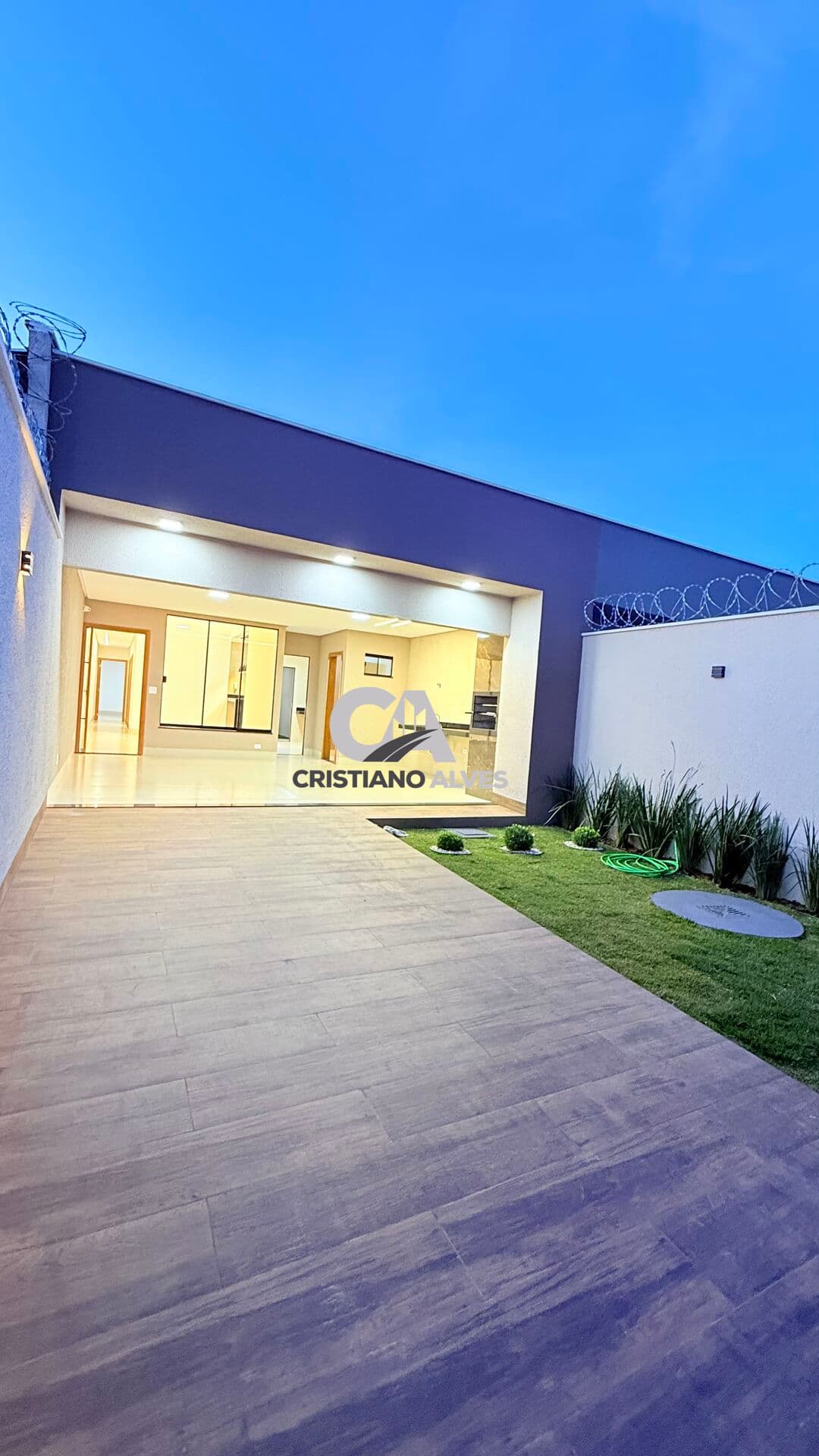 Casa moderna a venda setor parque itatiaia em Aparecida de Goiânia ,acesso rápido, avenida independência , próximo supermercado loja de conveniência, 03 minutos Aparecida shopping