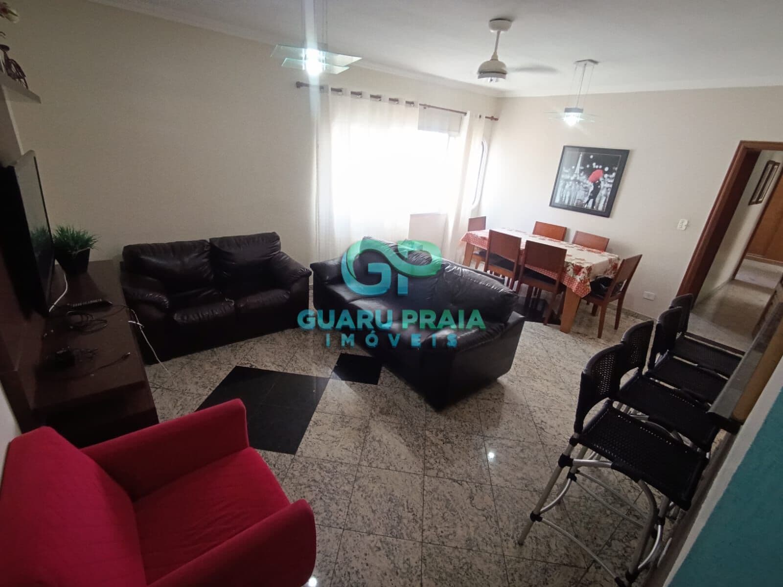 Apartamento 3 dormitorios 300m da praia