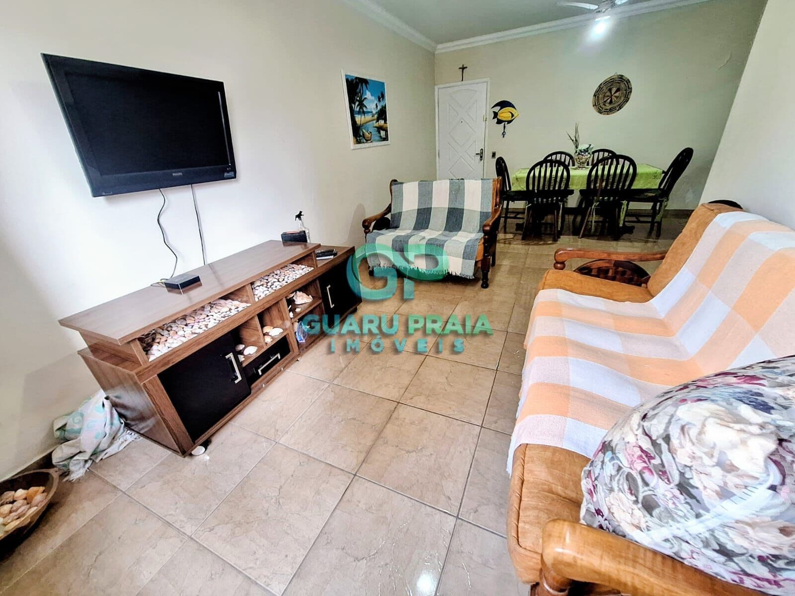 Apartamento de 2 Quartos e 2 garagens a venda na Pitangueiras/Guarujá
