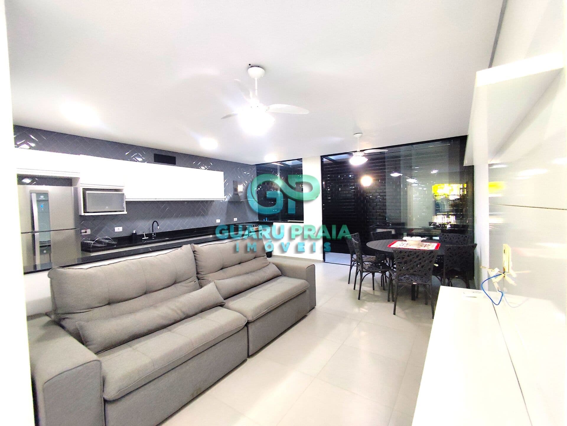 Excelente casa a 100m do mar