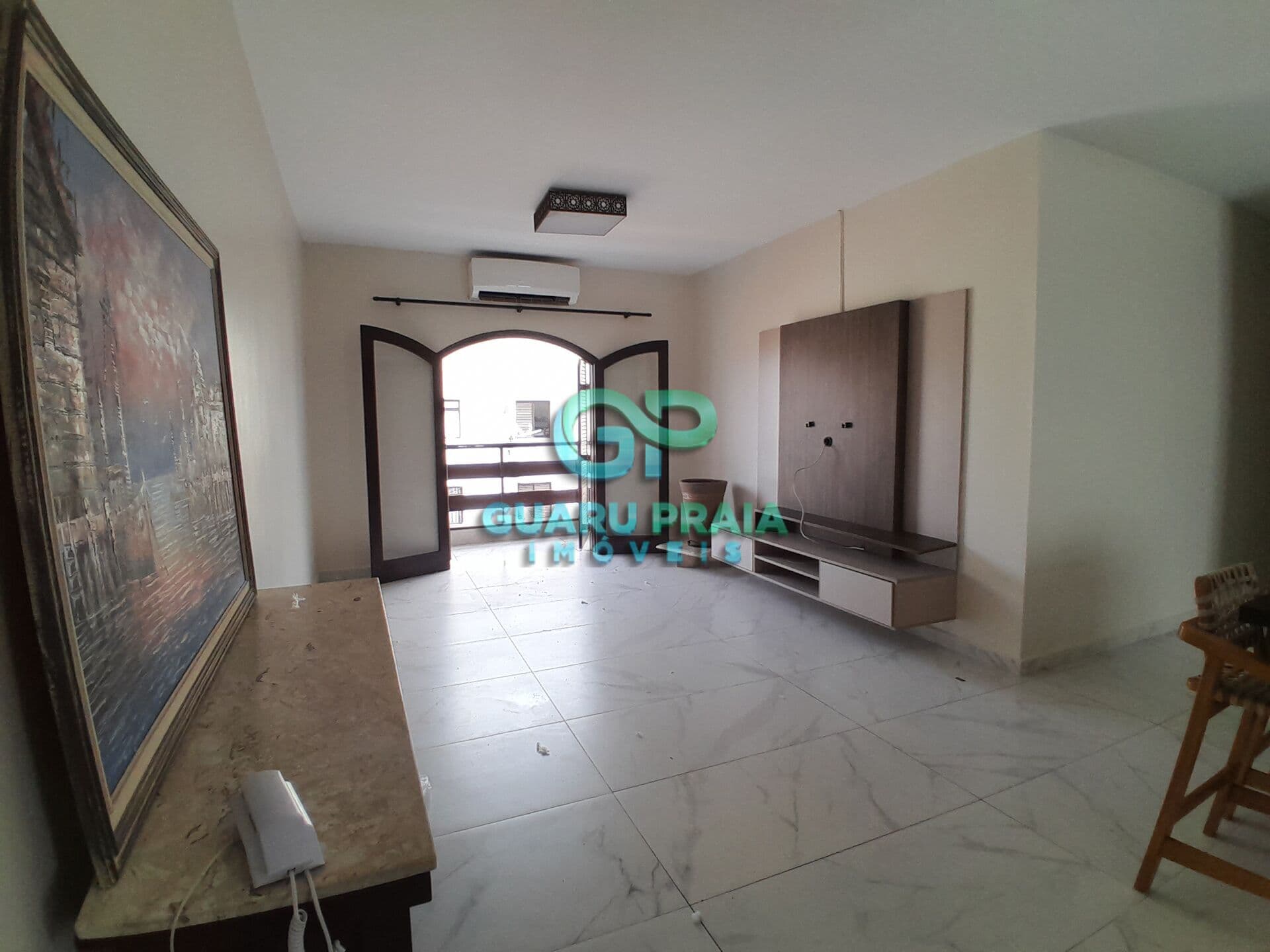 Apartamento 3 dormitorios 100metros da praia
