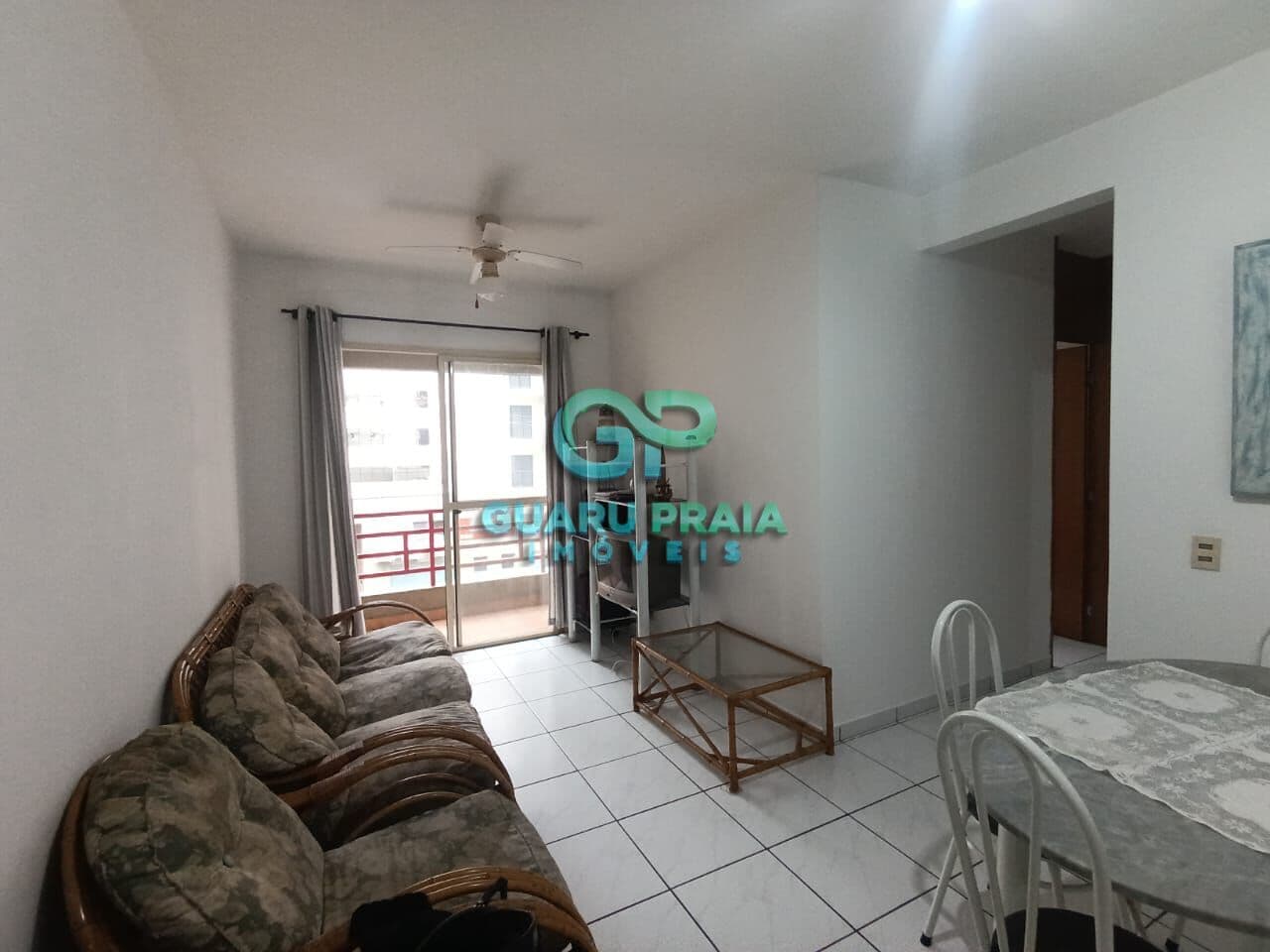 Apartamento 2 dormitorios com Varanda