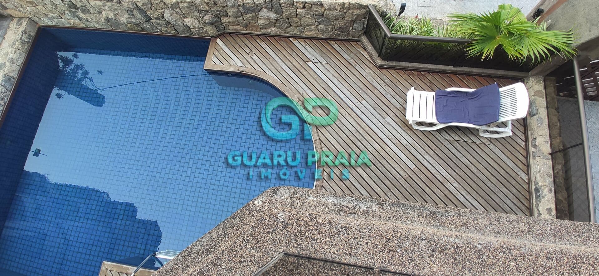 Apartamento amplo próximo a praia, na Enseada.