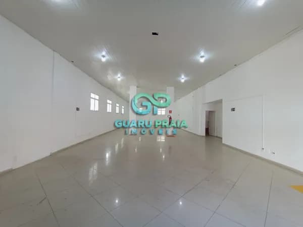 Espaço Comercial Amplo e Estratégico na Enseada