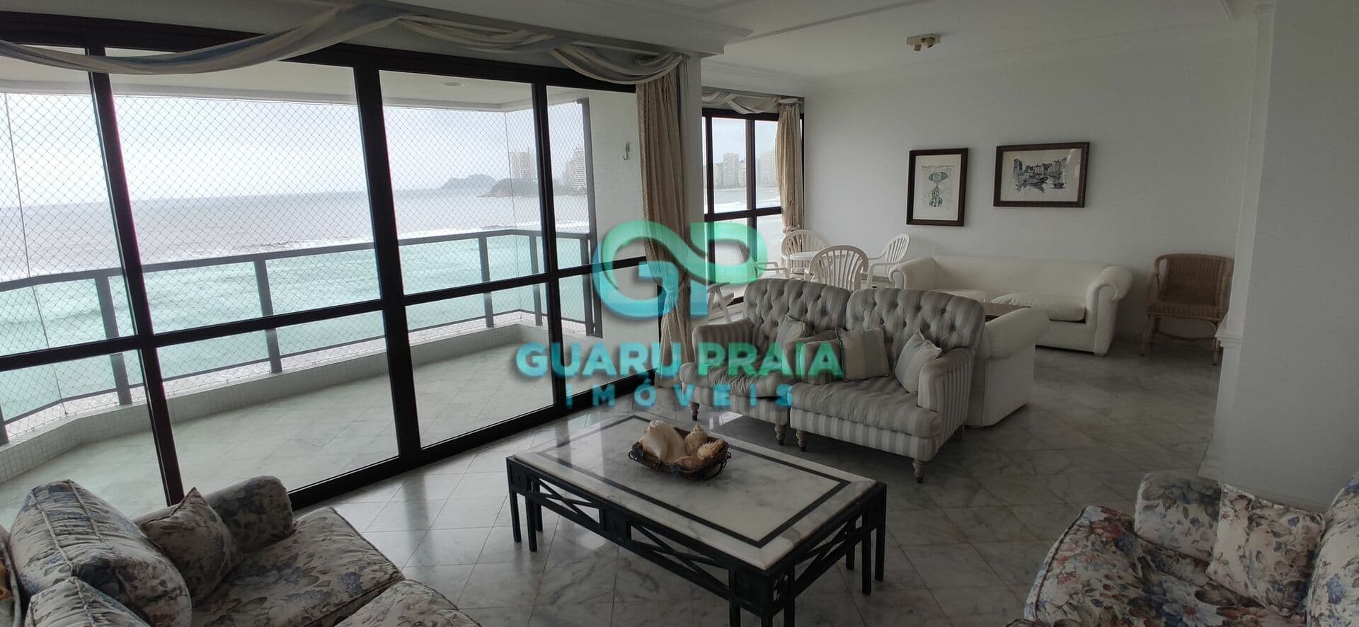 Apartamento em Guarujá - Pitangueiras
