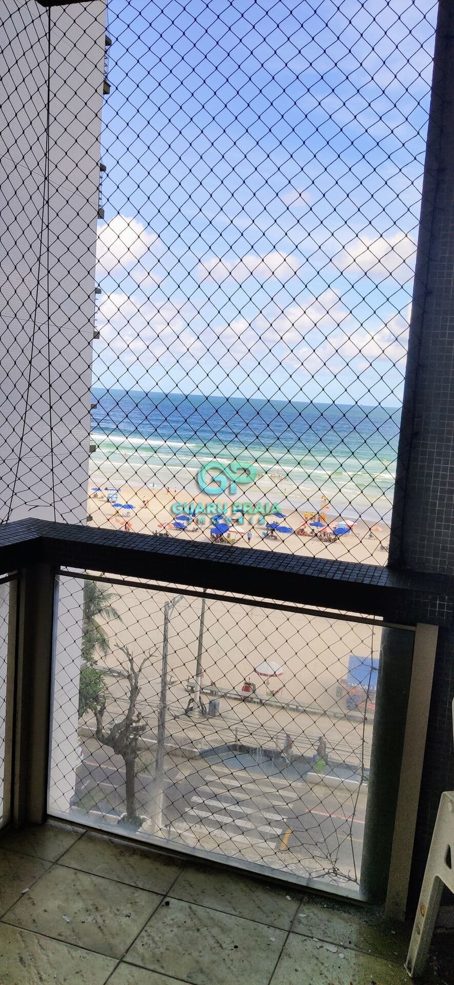 Apartamento na av da praia, com vista para o mar.