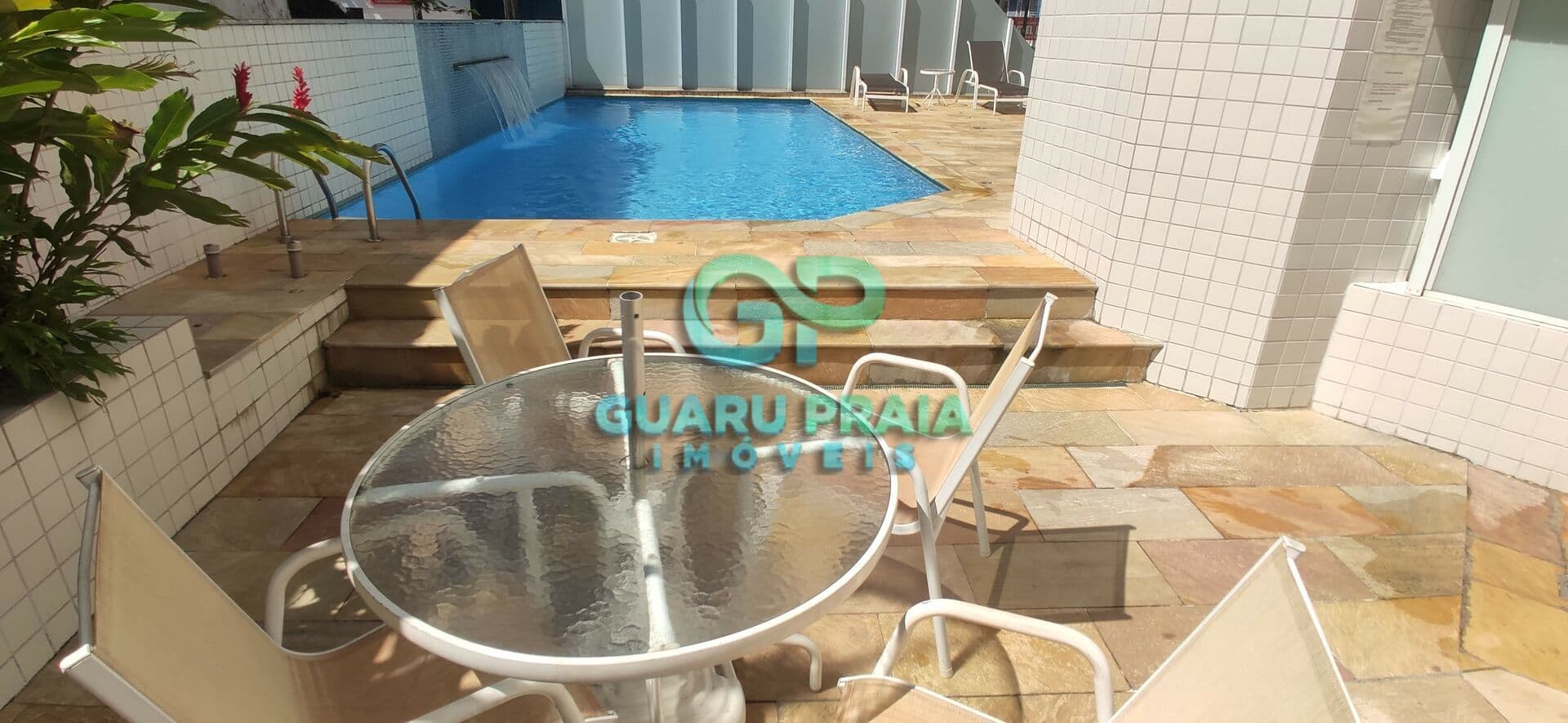 Apartamento Padrão à 200m da praia.