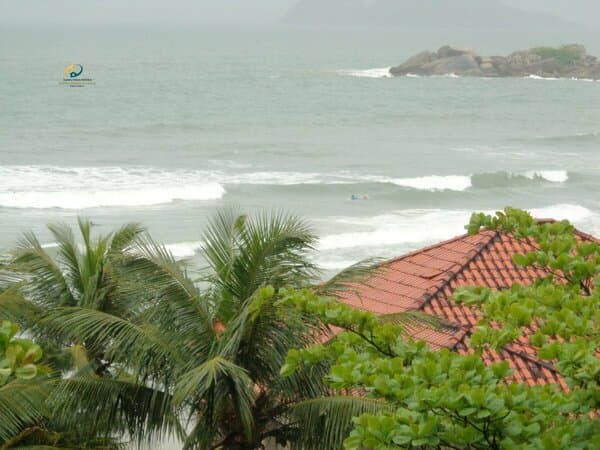 Apartamento Padrão para Venda e Aluguel em Pitangueiras Guarujá-SP