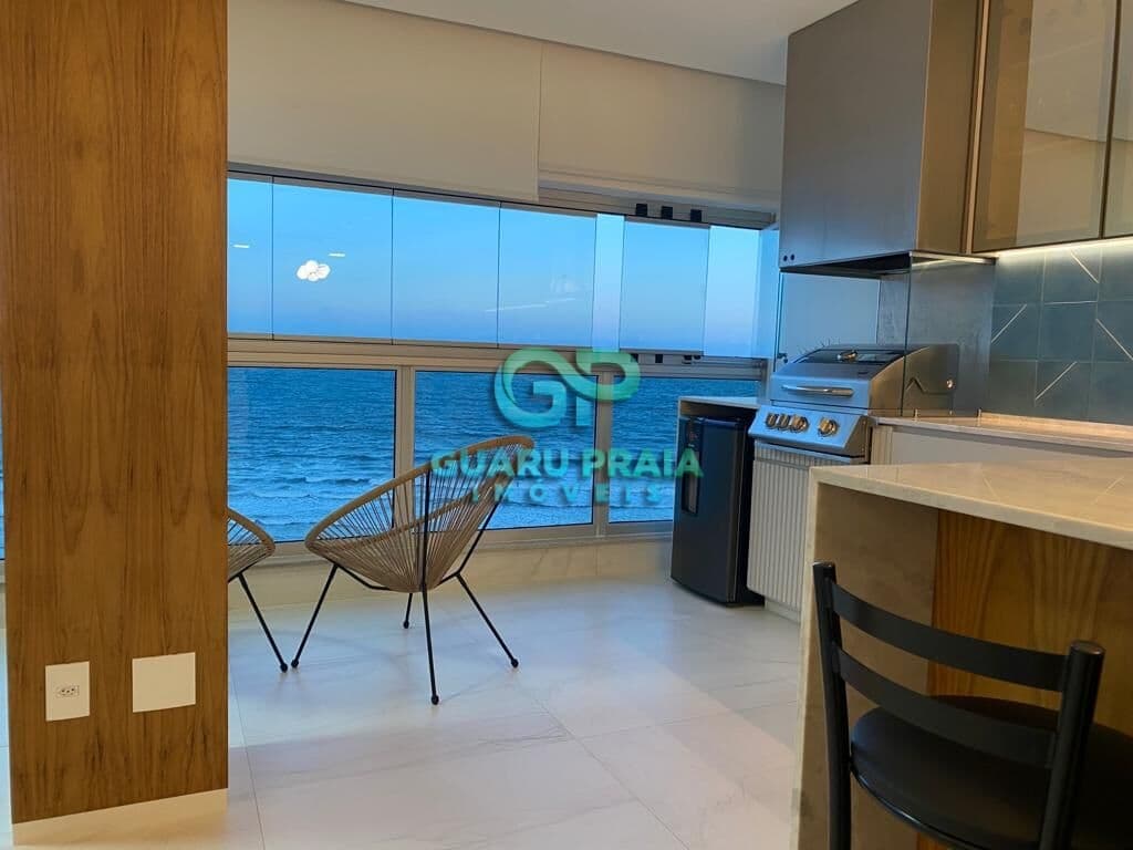 3 dormitórios sendo 1 suíte, 3 banheiros, cozinha integrada com sala ampla, para 2 ambientes com sacada, finamente mobiliado.
