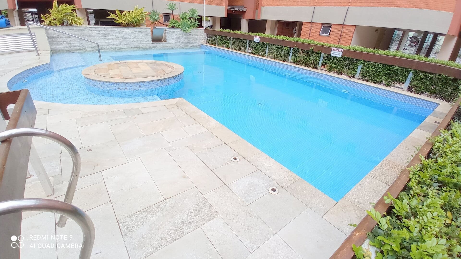 Apartamento Padrão para Venda e Aluguel em Enseada Guarujá-SP