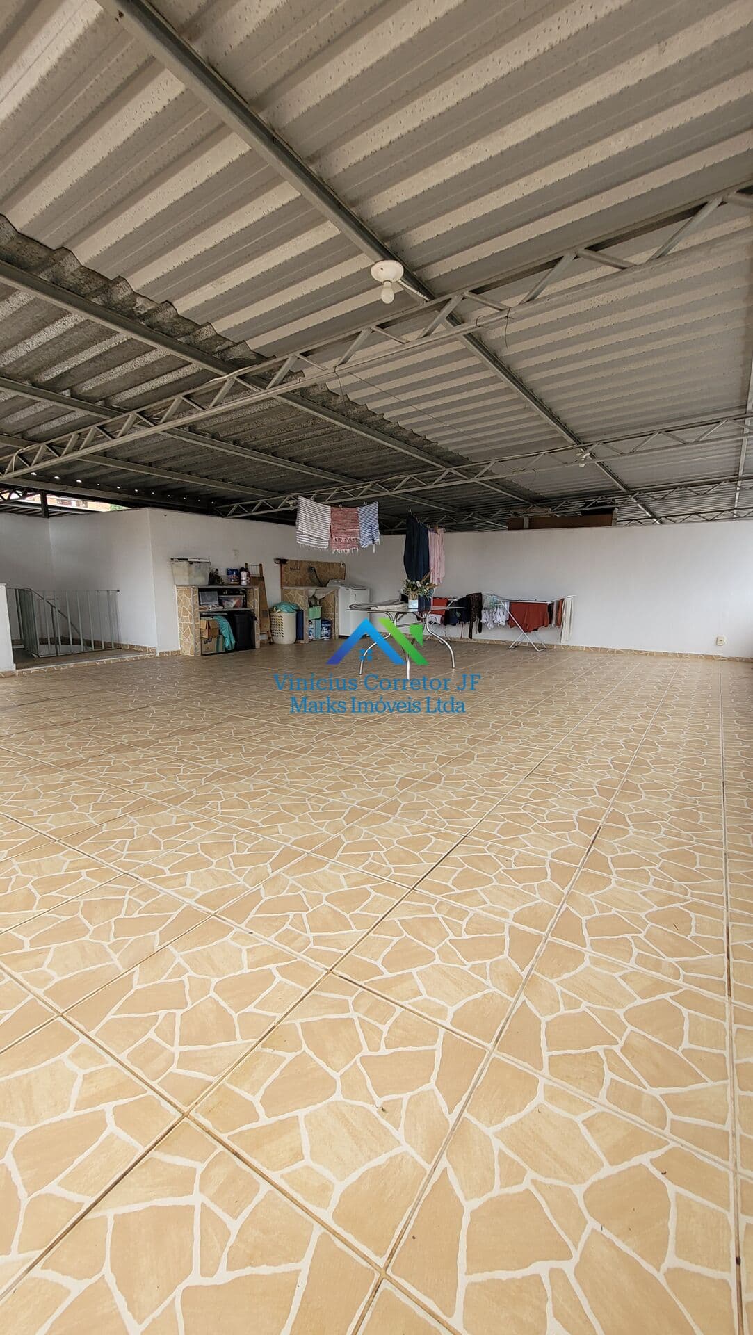 Apartamento Padrão com terraço coberto