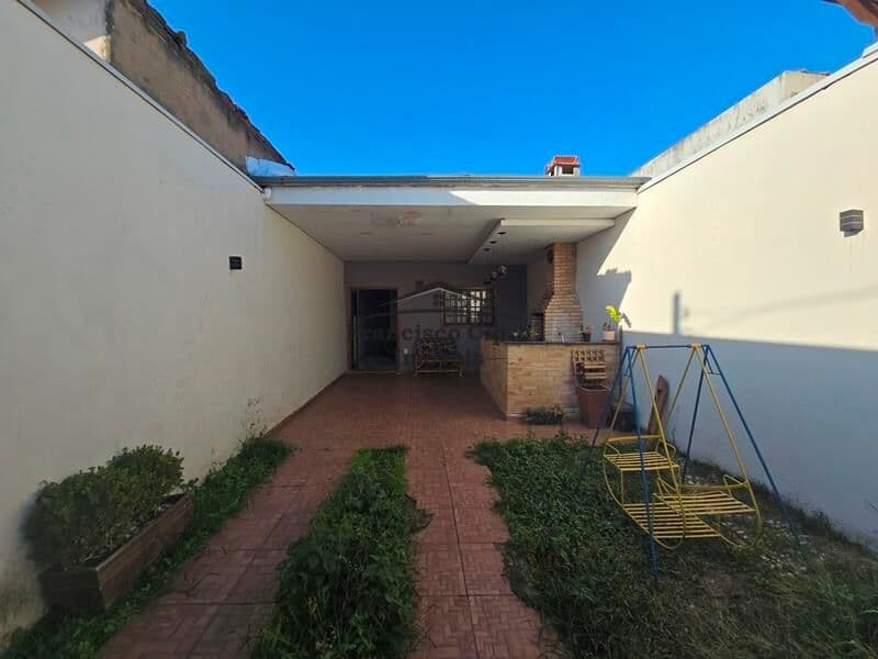 Sobrado em Aparecida - Vila Mariana