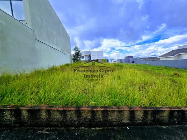Lote/Terreno em Guaratinguetá - Residencial Village Santana