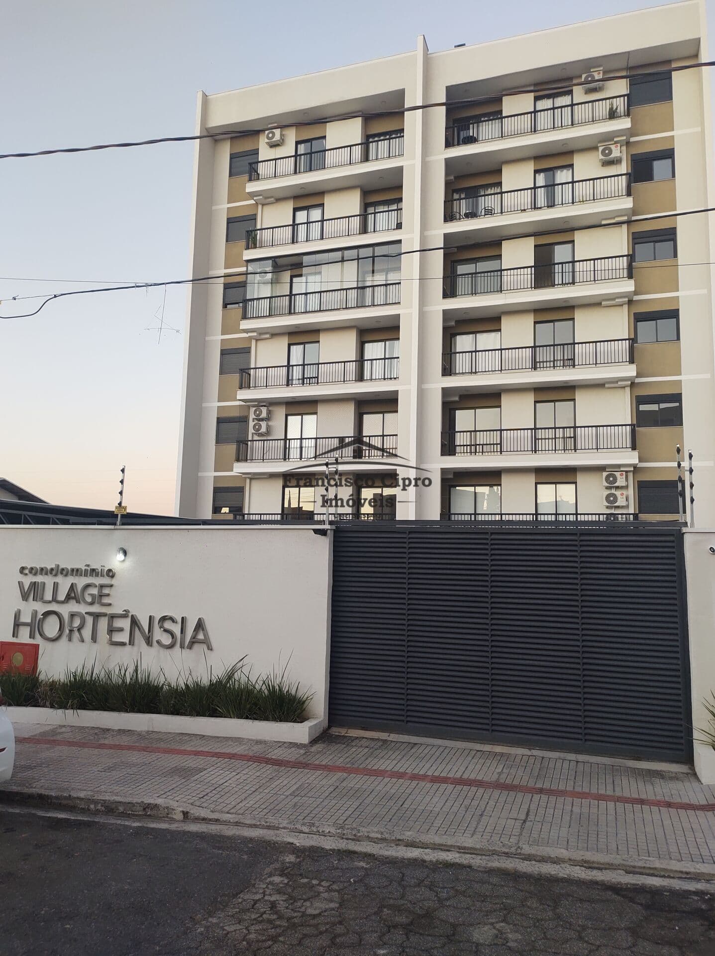 Apartamento em Guaratinguetá - Residencial Village Santana