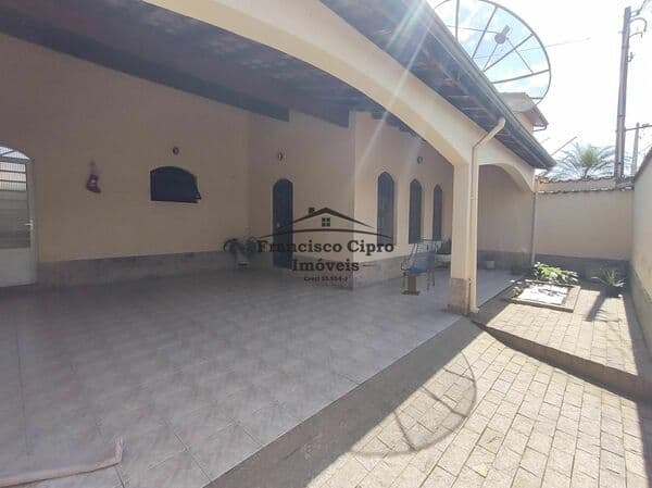 Casa em Guaratinguetá - Parque das Arvores