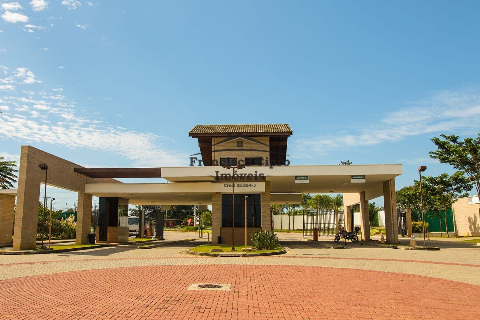 Sobrado em Taubaté - Residencial Ouroville