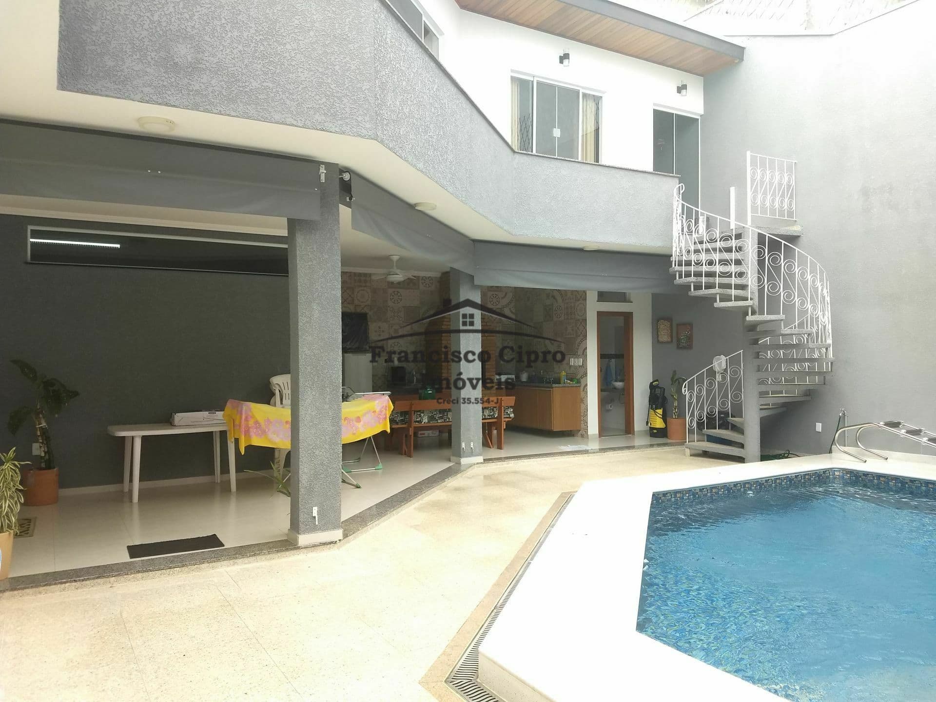 Casa-Sobrado-para-Venda-em-Jardim-Bela-Vista-Guaratingueta-SP