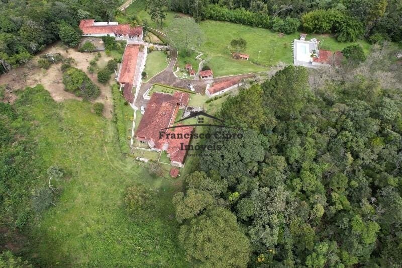 Fazenda/Sítios/Chácaras em Cunha - Centro