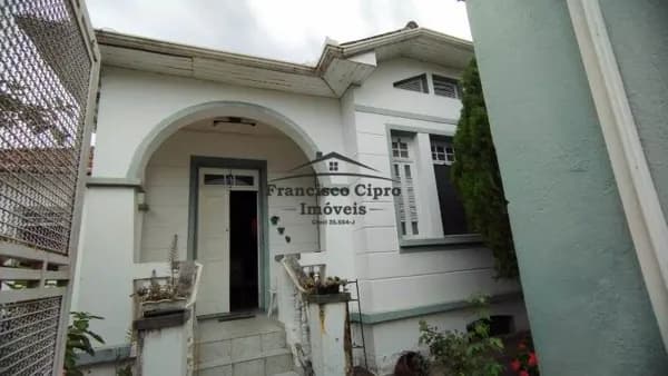 Casa em Guaratinguetá - Centro