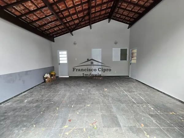 Casa em Guaratinguetá - Parque São Francisco
