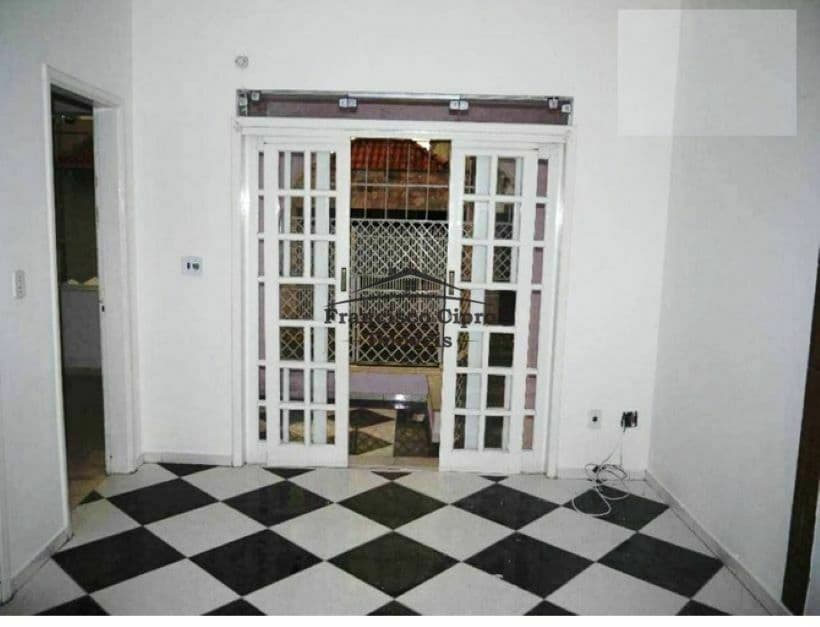 Casa em Guaratinguetá - Centro