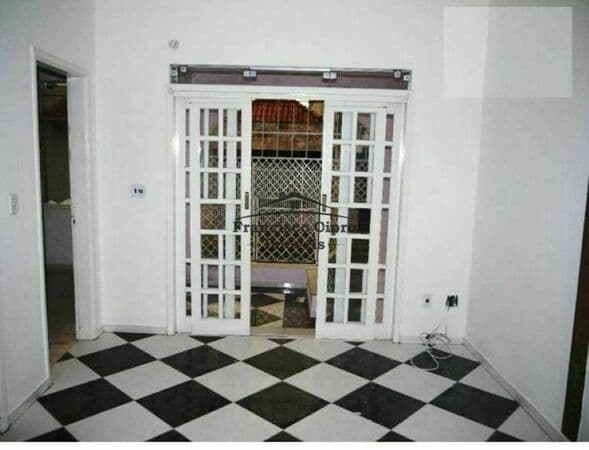 Casa em Guaratinguetá - Centro