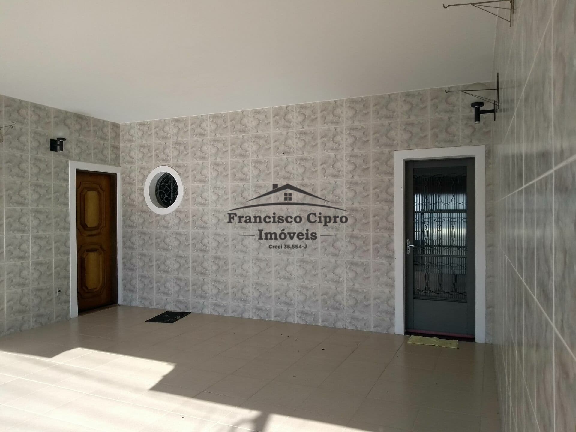Casa em Guaratinguetá - Jardim Ícaro