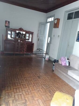 Casa em Guaratinguetá - Centro