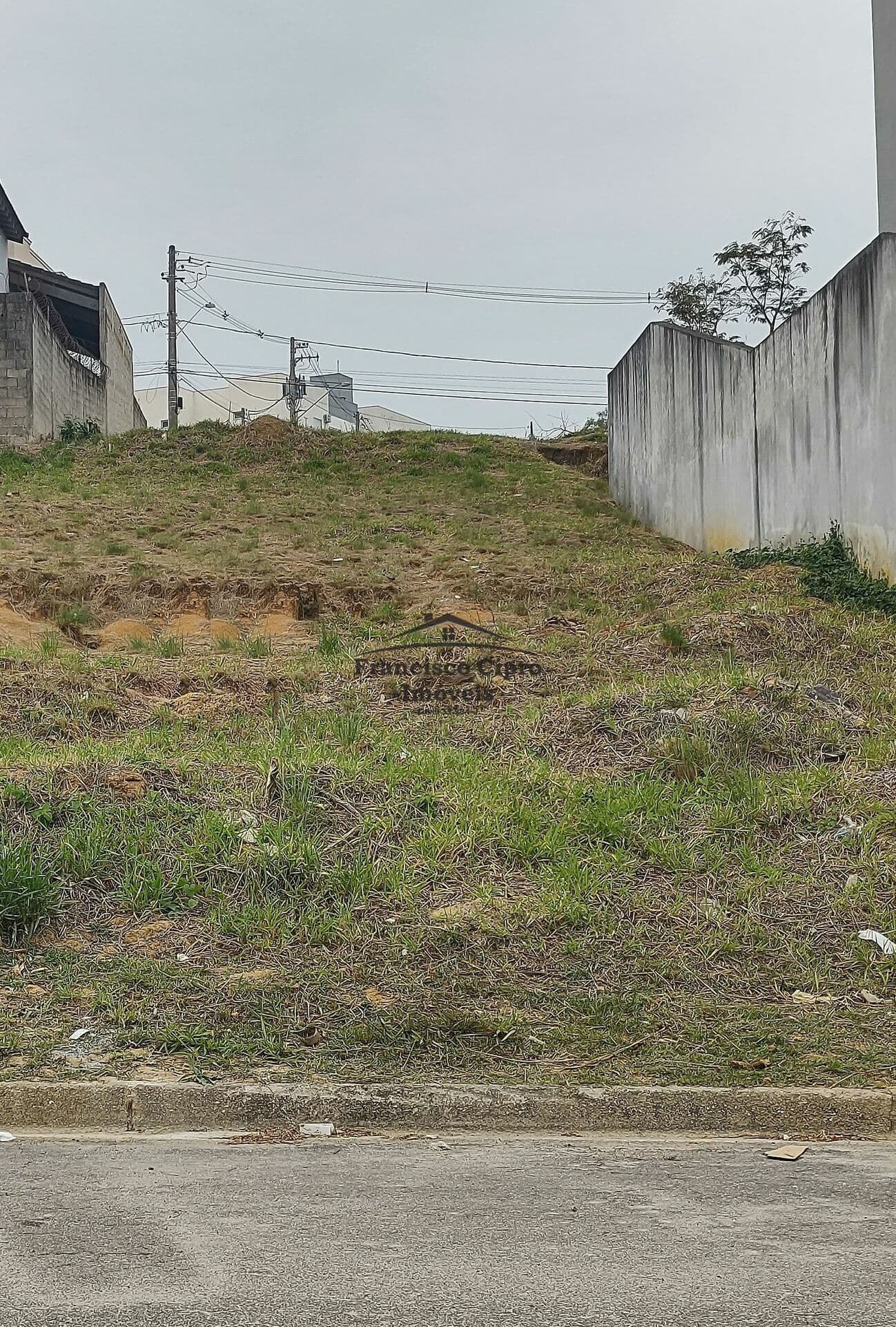 Lote/Terreno em Guaratinguetá - Residencial Village Santana