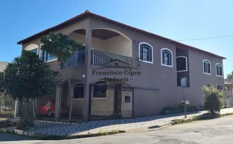 Sobrado em Guaratinguetá - Pedregulho