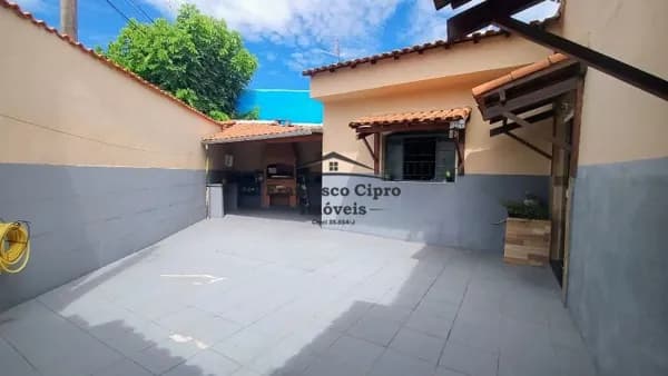 Casa em Guaratinguetá - Figueira