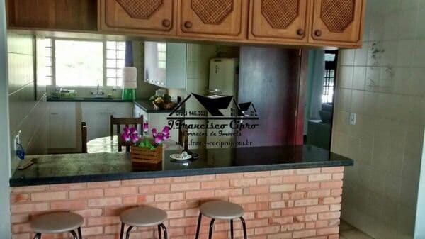 Casa-Sobrado-para-Venda-em-Centro-Aguas-de-Sao-Pedro-SP