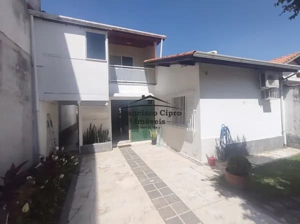 Casa em Guaratinguetá - Pedregulho