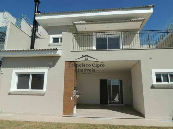 Casa Sobrado à venda em Guaratinguetá/SP