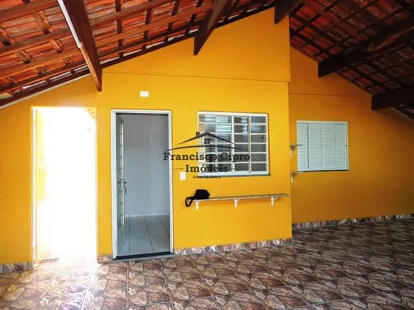 Casa em Guaratinguetá - Jardim França I