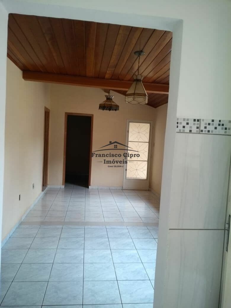 Casa em Guaratinguetá - São Benedito