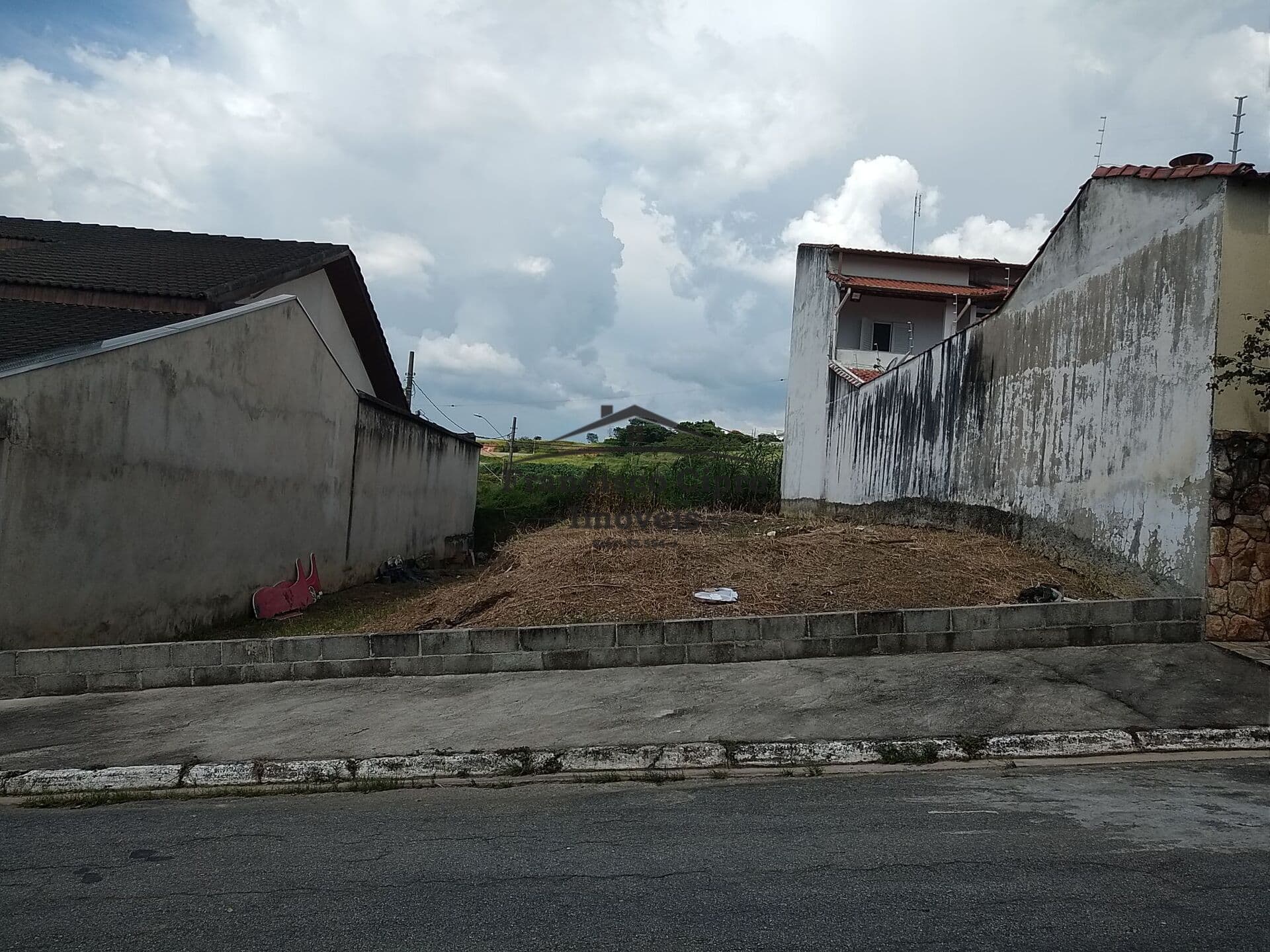 Lote/Terreno em Guaratinguetá - Jardim Esplanada