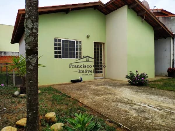Casa em Guaratinguetá - Residencial Village Santana
