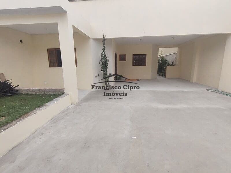 Sobrado em Guaratinguetá - Residencial Village Santana
