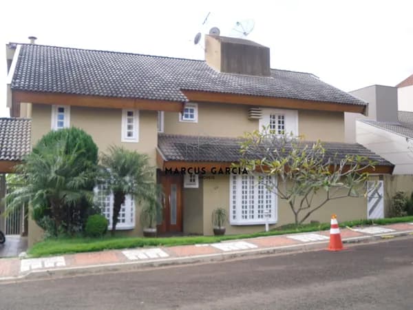 🏡 Casa/Sobrado de Alto Padrão à Venda no Vale das Araucárias – Região Sul