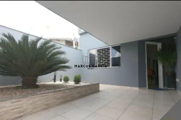Casa à Venda no Jardim Belém – Região Norte de Londrina/PR | 2 Quartos | 70m² Construídos | 2 Vagas | Ar-Condicionado