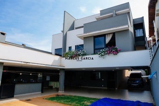 Casa/Sobrado de Alto Padrão à Venda no Lago Parque – Região Central de Londrina