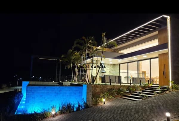 🔥 CASA DE ALTO PADRÃO À VENDA NO CONDOMÍNIO ECOVILLAS DO LAGO – SERTANÓPOLIS/PR | 3 SUÍTES | VISTA PARA O LAGO | 325m2 ÁREA CONSTRUÍDA 🔥